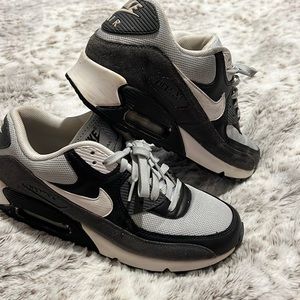 Men’s Nike air max size 9